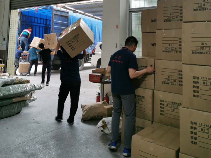 發(fā)貨 發(fā)貨~~~衛(wèi)生間無障礙扶手、無障礙折疊椅凳整車發(fā)貨啦！