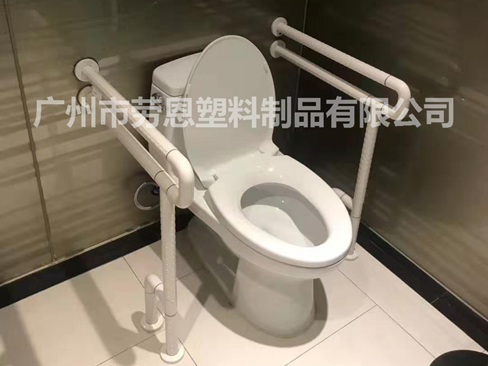 公共殘疾人廁所的衛(wèi)生間扶手和其他設(shè)施的具體尺寸是多少？