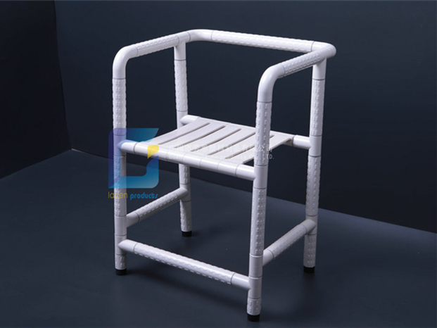 移動(dòng)沐浴椅是為殘疾人專門準(zhǔn)備的無(wú)障礙設(shè)施